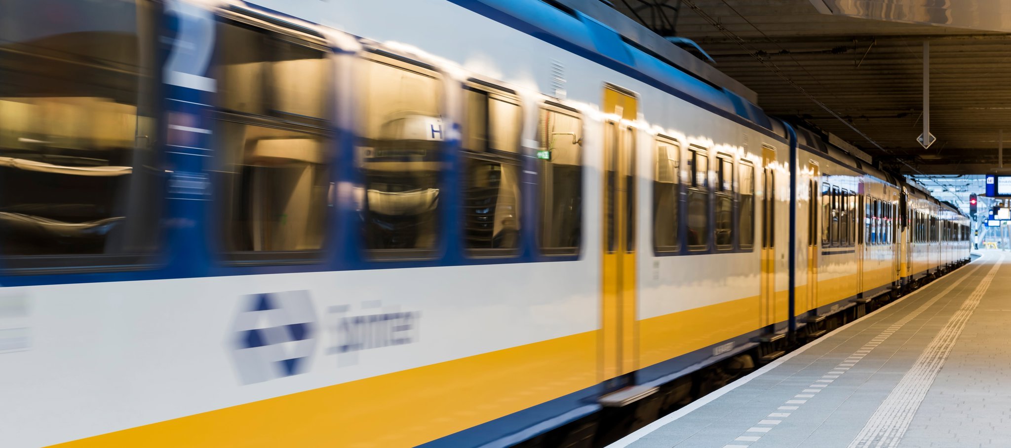EE8915-serie CO₂-opnemers: de betrouwbare oplossing voor klimaatmonitoring in het openbaar vervoer